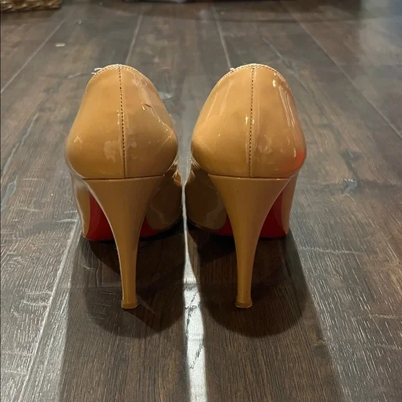 Christian Louboutin Beige Patent Leather Pumps Size 36 1/2 - Picture 4 of 7